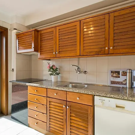Lovelystay - Ayres With Terrace & Ac Apartment *