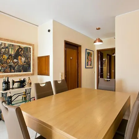 Lovelystay - Ayres With Terrace & Ac