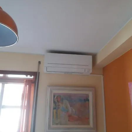 Lovelystay - Ayres With Terrace & Ac Porto